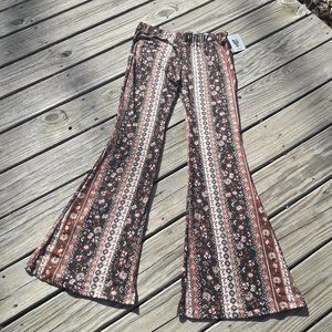 Bell Bottom Leggings Flared Leg Yoga Pants Athleisure Wear NEW with Tags